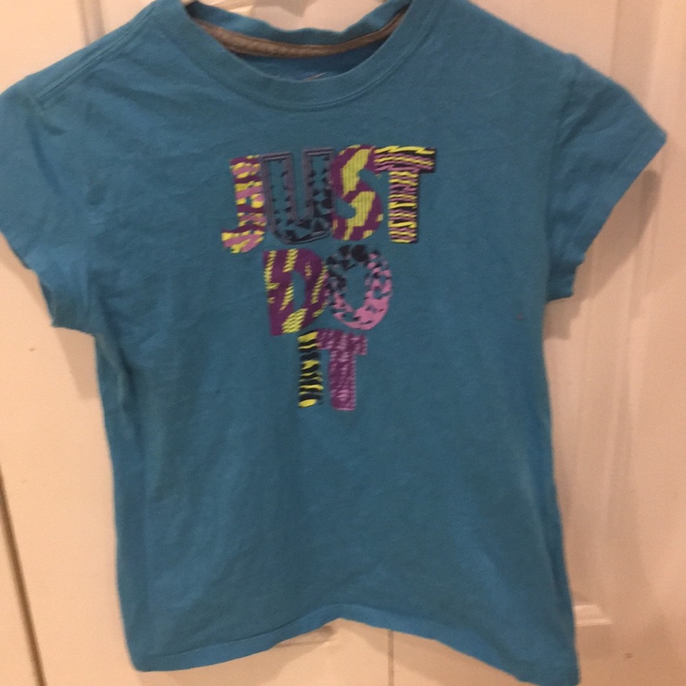 Girls Nike shirt size L